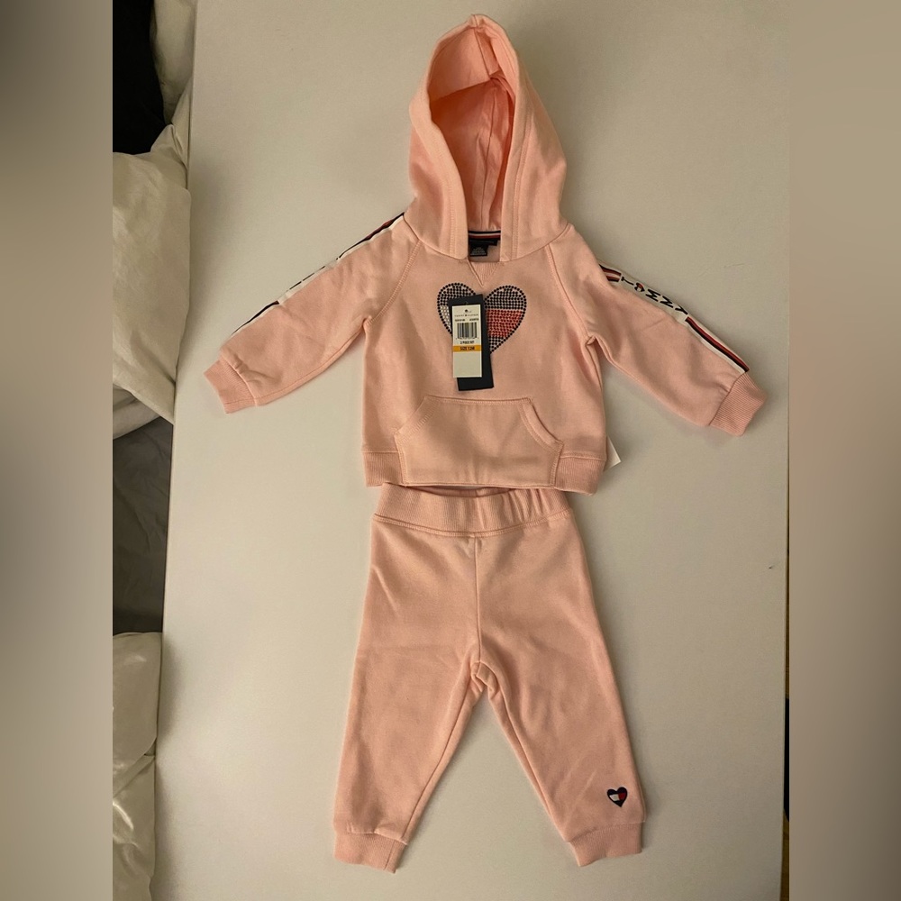 Tommy Hilfiger 2 Piece Sweatsuit set Size 12M Rhinestone heart New With Tags! - Picture 2 of 8